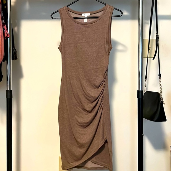 Gorgeous Simple Dress - Picture 1 of 6